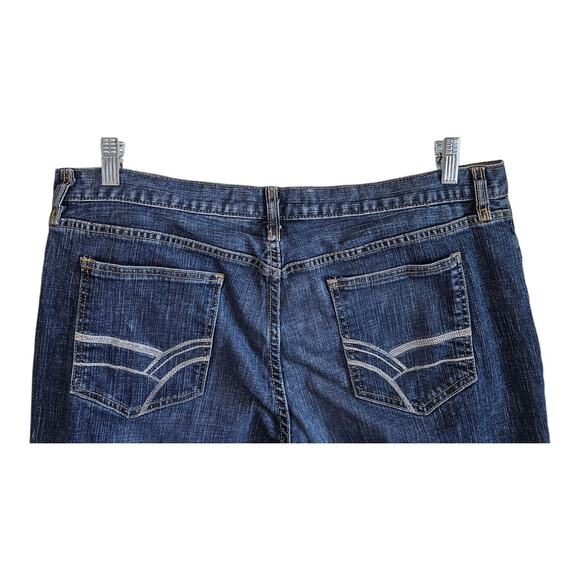 GAP Women's 16 Reg Jeans Boy Cut Medium Blue 5 Pockets 36 x 32.5 99% Cotton - Picture 7 of 9